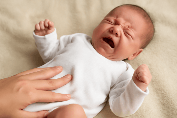 Wanneer 4 uur tussen voeding baby: tips voor ritme, rust en honger herkennen